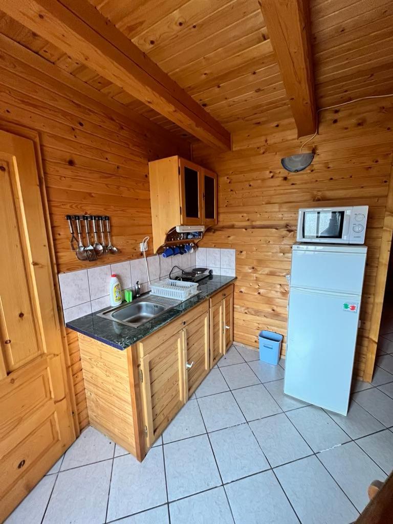 Almos Apartman Balatonfenyves Εξωτερικό φωτογραφία