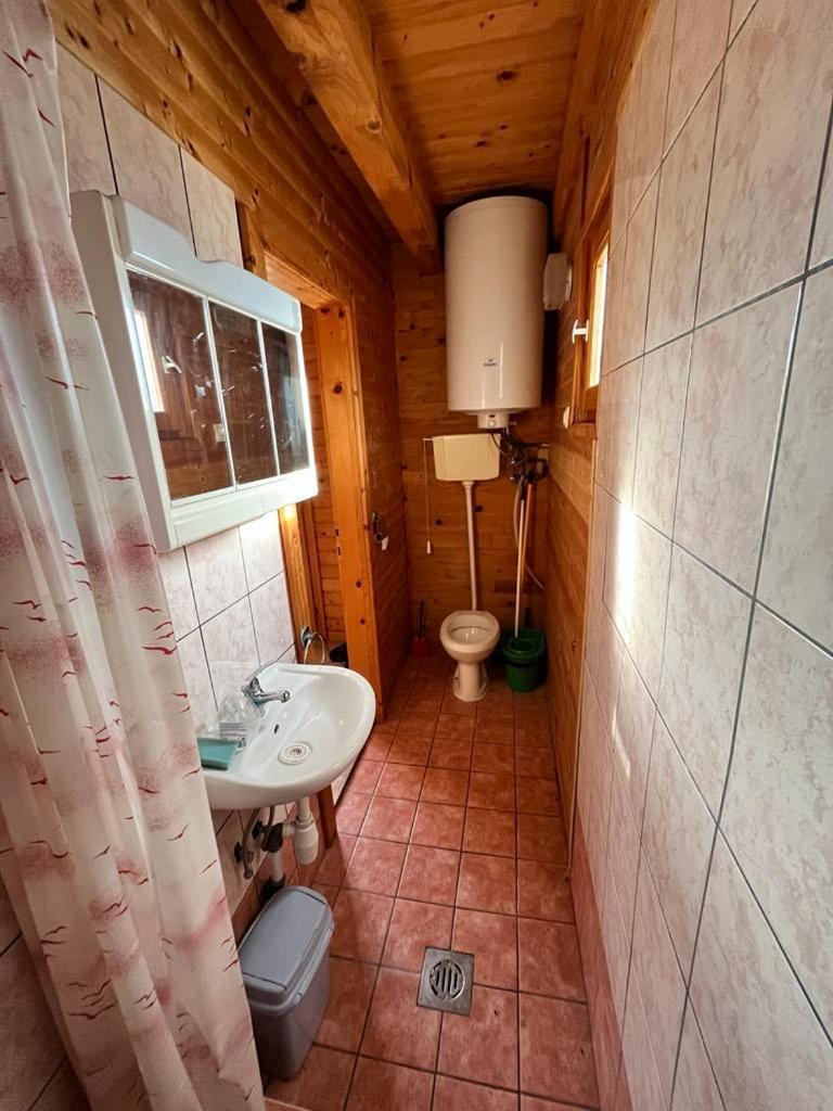 Almos Apartman Balatonfenyves Εξωτερικό φωτογραφία
